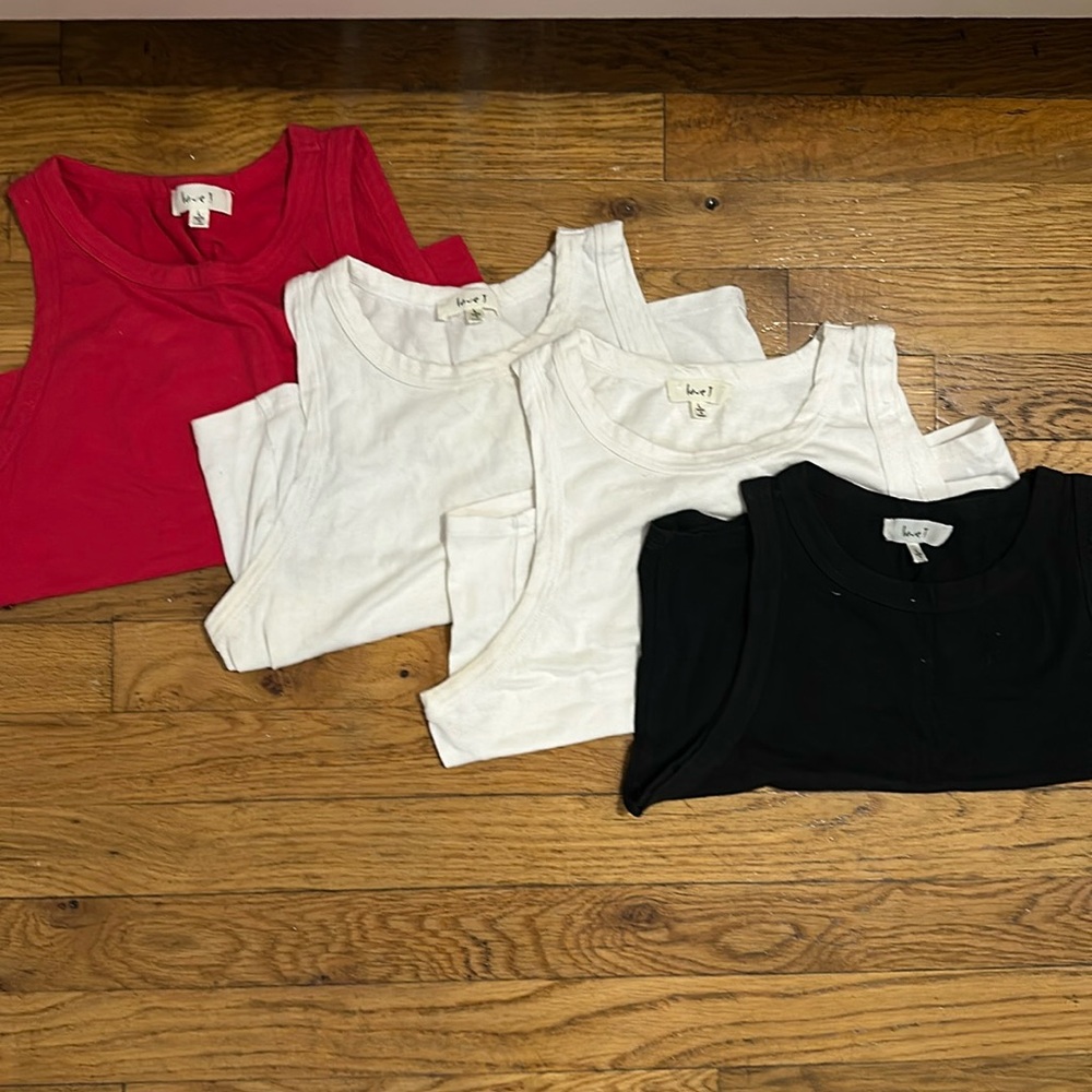 Pack of 4 shirts , very cute and summer vibe